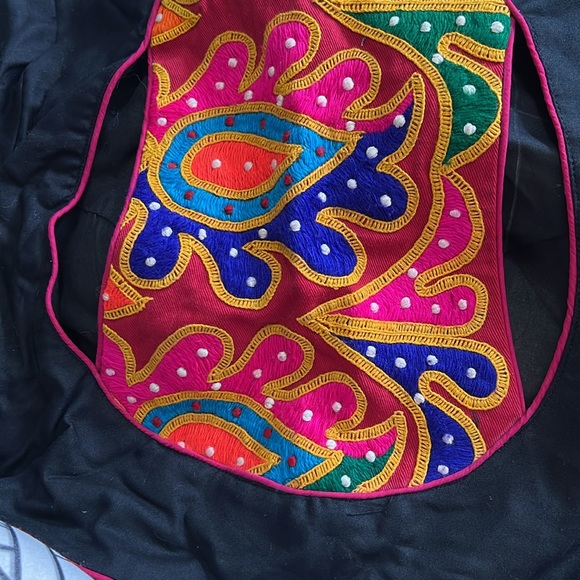 Handstitched Indian blouse, Can be worn with a saree/mix and match with lehenga. - Picture 6 of 6